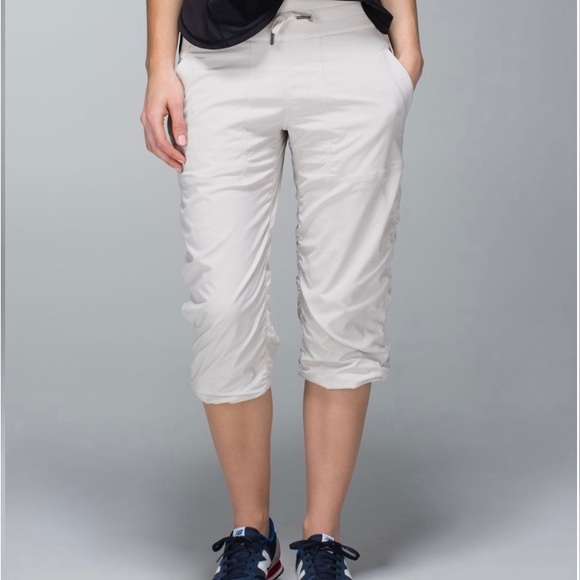 Lululemon NWT Dance Studio Crop *Lined Size 10, Dune - Picture 2 of 9